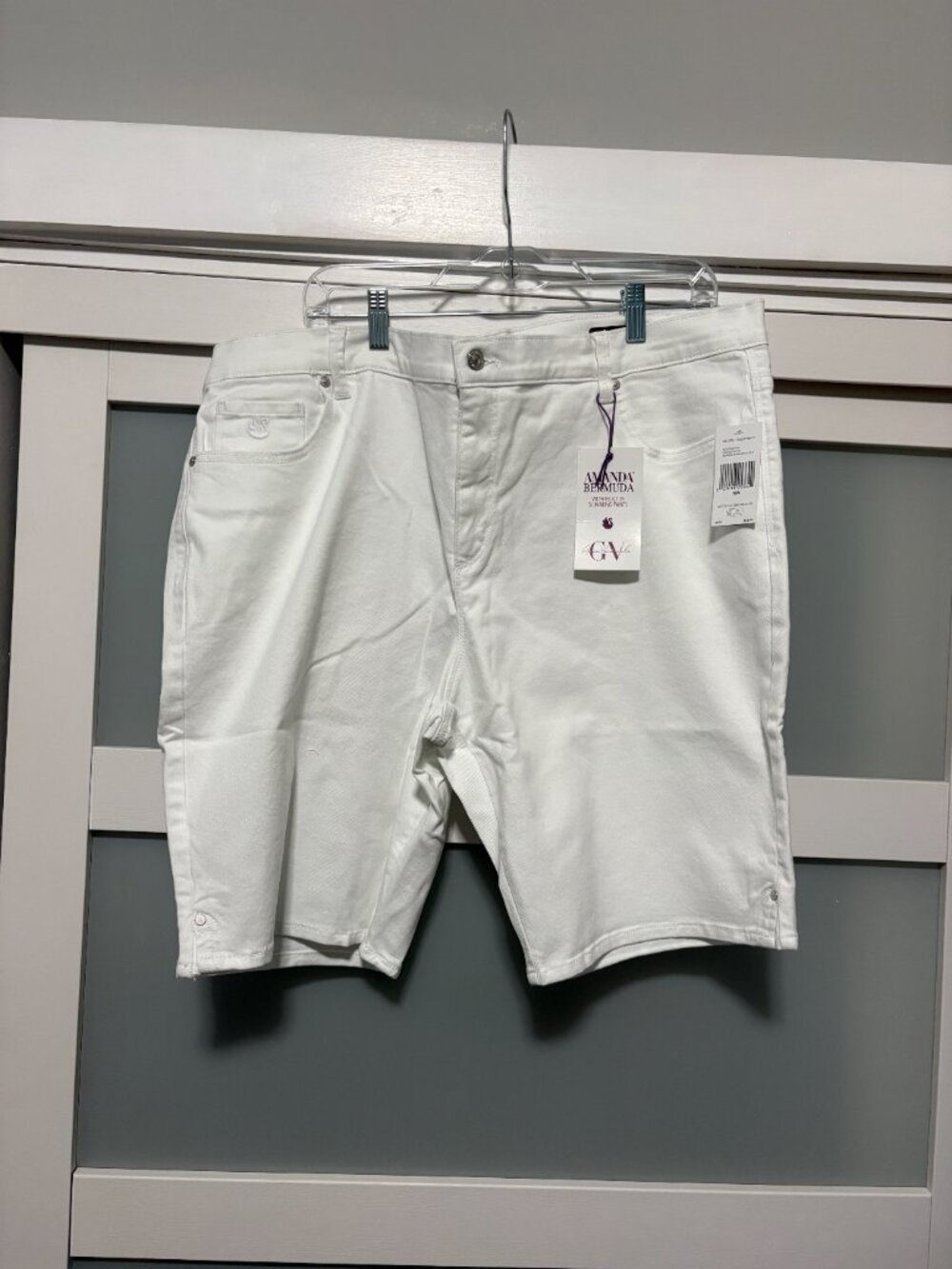 Gloria Vanderbilt Amanda Bermuda Jeans Short White sz 18W Women's Shorts NWT